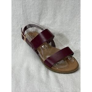 W590 Journee Collection Raspberry Lavine Multi Strap Sandals Size 8.5 Wide